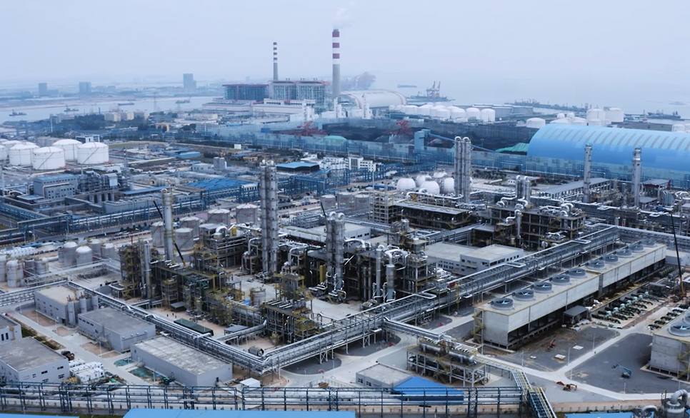 从数据孤岛到智能协同CC网投以工业AI赋能广西华谊打造千亿级石化产业标杆